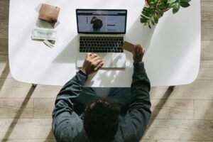 7 Powerful Traits That Instantly Impress Any Hiring Manager