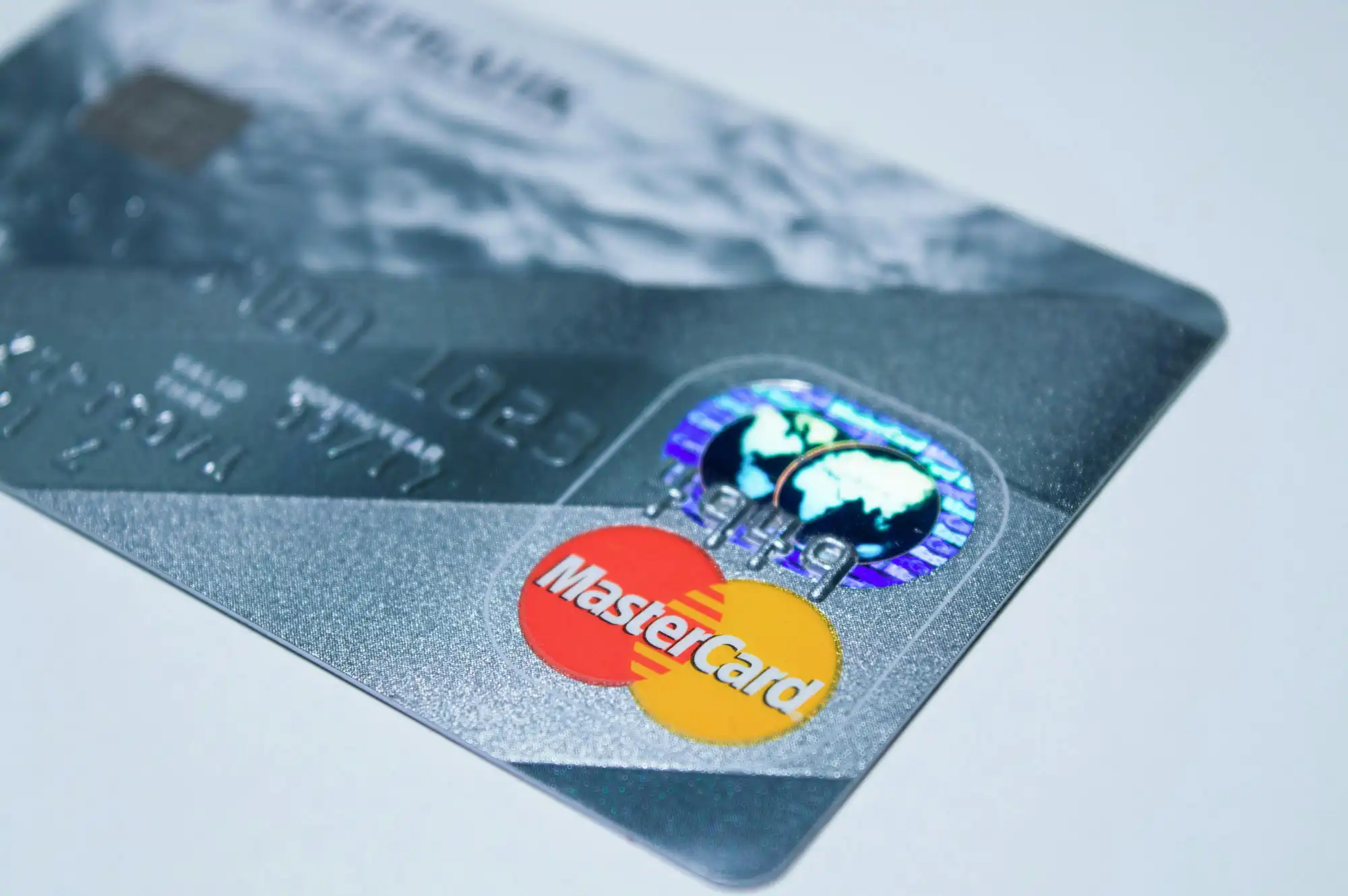 Personal Loans vs. Credit Cards in 2025